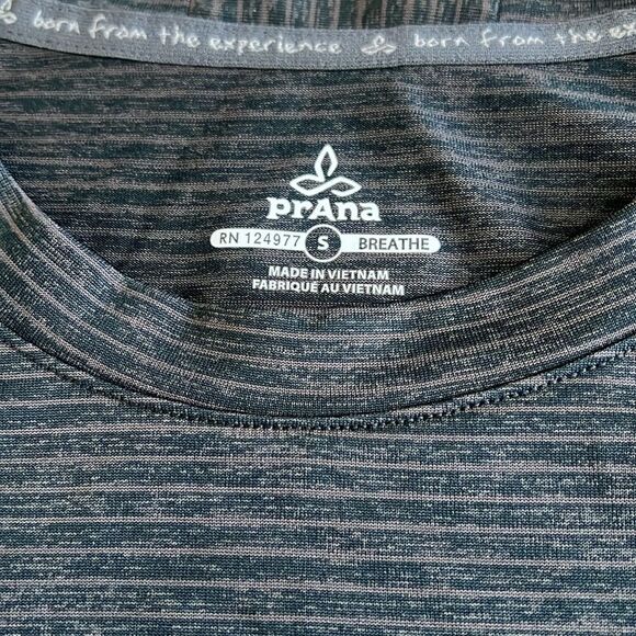 MENS PRANA SIZE SMALL ORGANIC TEE BLACK - Picture 2 of 5